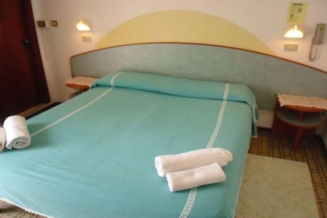 Hotel Alfredo'S Rimini Exteriör bild