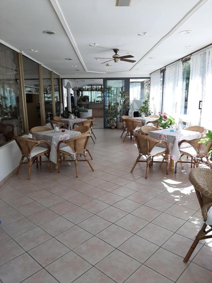 Hotel Alfredo'S Rimini Exteriör bild