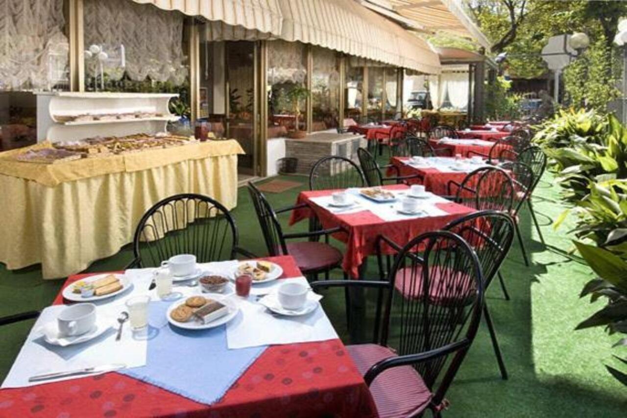 Hotel Alfredo'S Rimini Exteriör bild