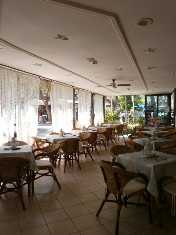 Hotel Alfredo'S Rimini Exteriör bild